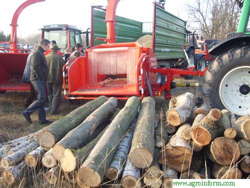 Valkon erdészeti gépbemutatók 2008